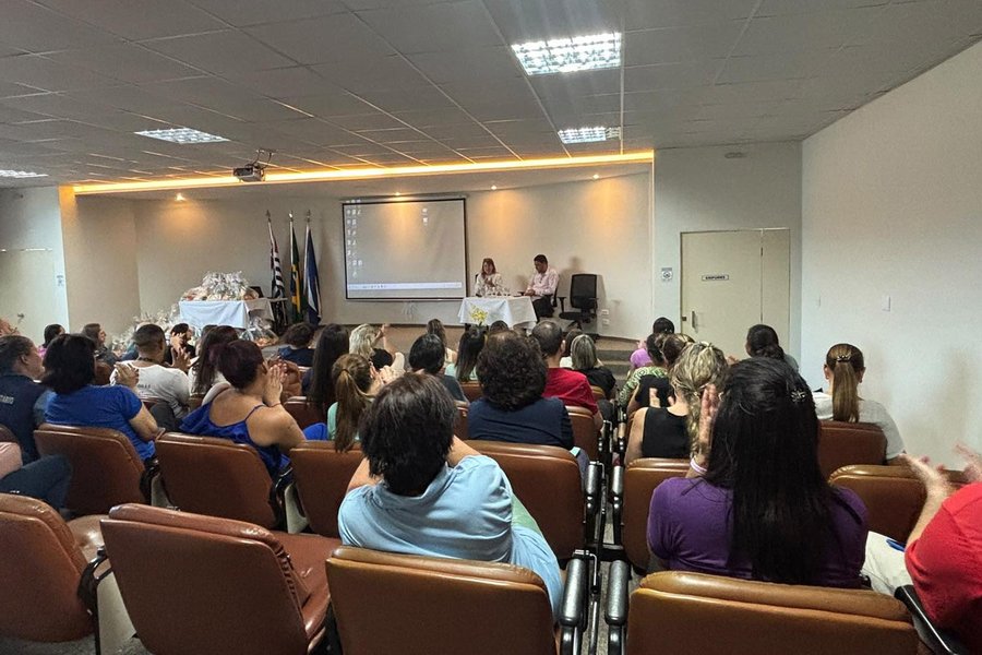 Encontro municipal debate impactos dos ultraprocessados e promoção da alimentação saudável